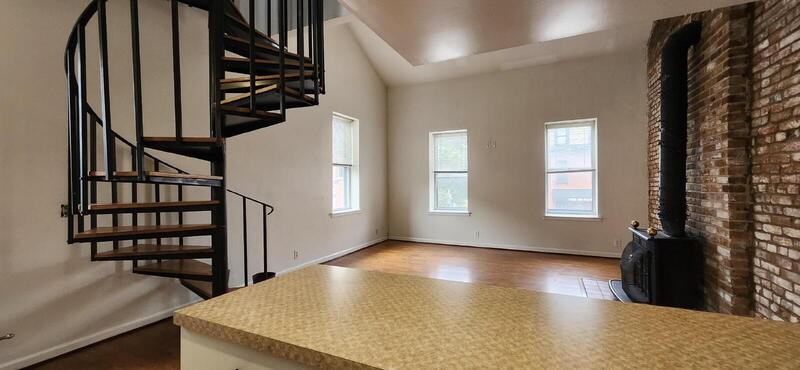 1016 Russell Blvd - Photo 5 of 22