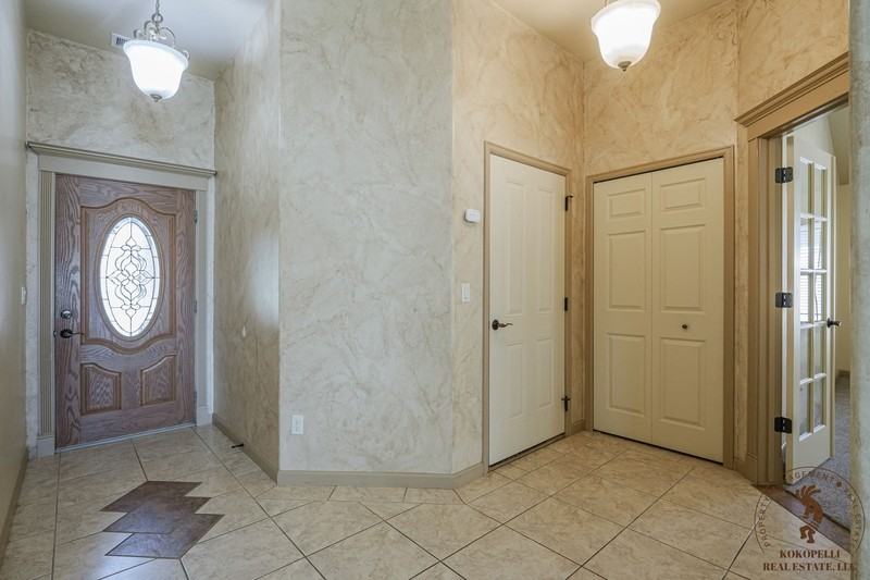 3090 Aberdeen Ln - Photo 3 of 32