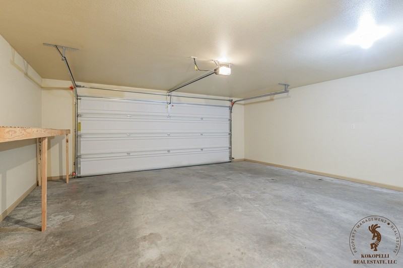 3090 Aberdeen Ln - Photo 4 of 32