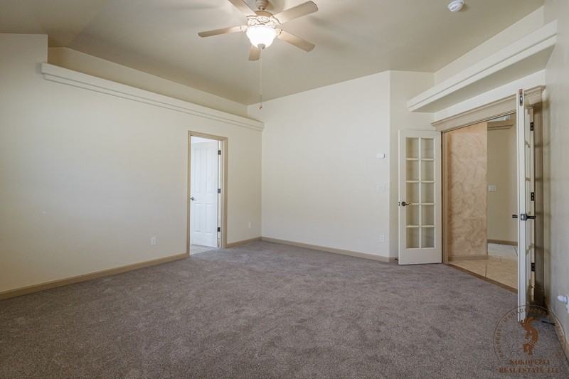 3090 Aberdeen Ln - Photo 7 of 32