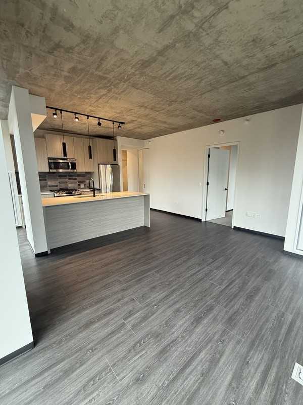 1319 W Lake St #414 - Photo 5 of 20
