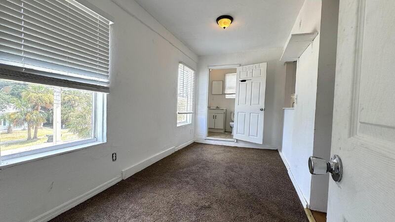 419 N Wild Olive Ave #4 - Photo 3 of 5