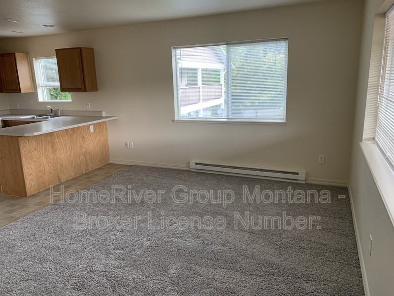 2211 S 12th St W #4 - Photo 2 of 11