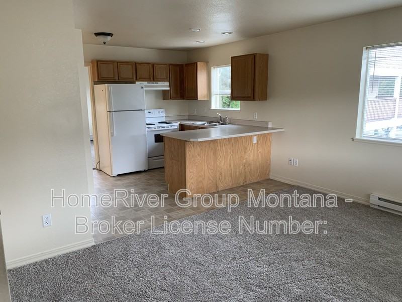 2211 S 12th St W #4 - Photo 3 of 11