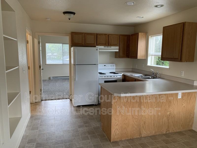 2211 S 12th St W #4 - Photo 4 of 11