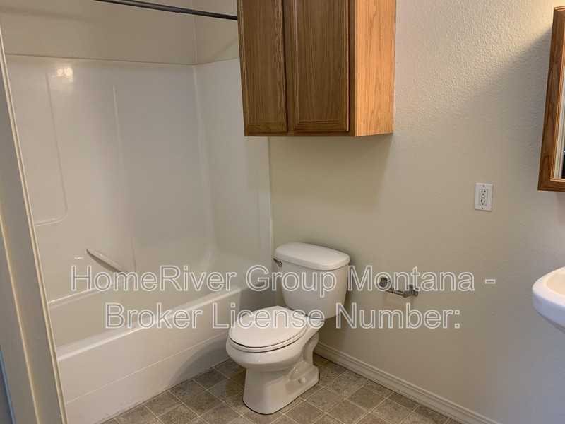 2211 S 12th St W #4 - Photo 6 of 11