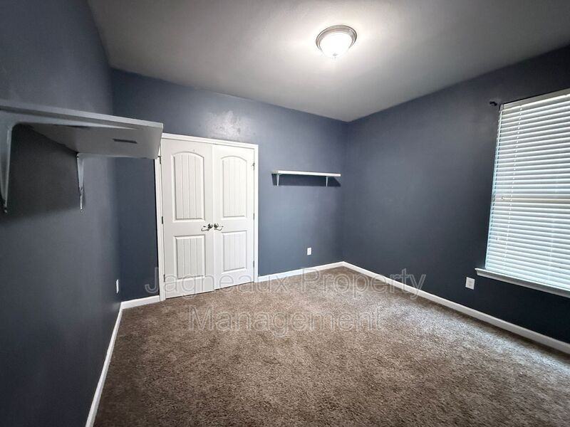 317 Langley Dr - Photo 7 of 19