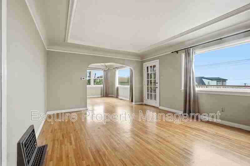 2381 Hyland Ave - Photo 4 of 29