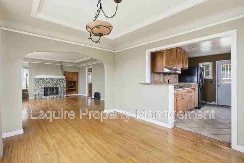 2381 Hyland Ave - Photo 7 of 29