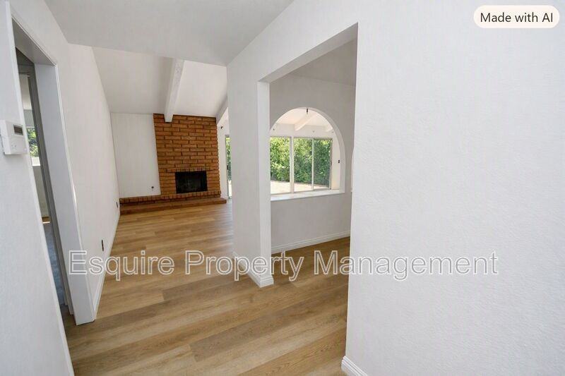 11 N Madrid Ave - Photo 2 of 13
