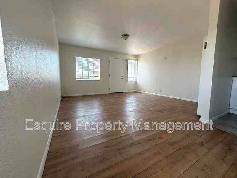 327 Hill St #D - Photo 4 of 12