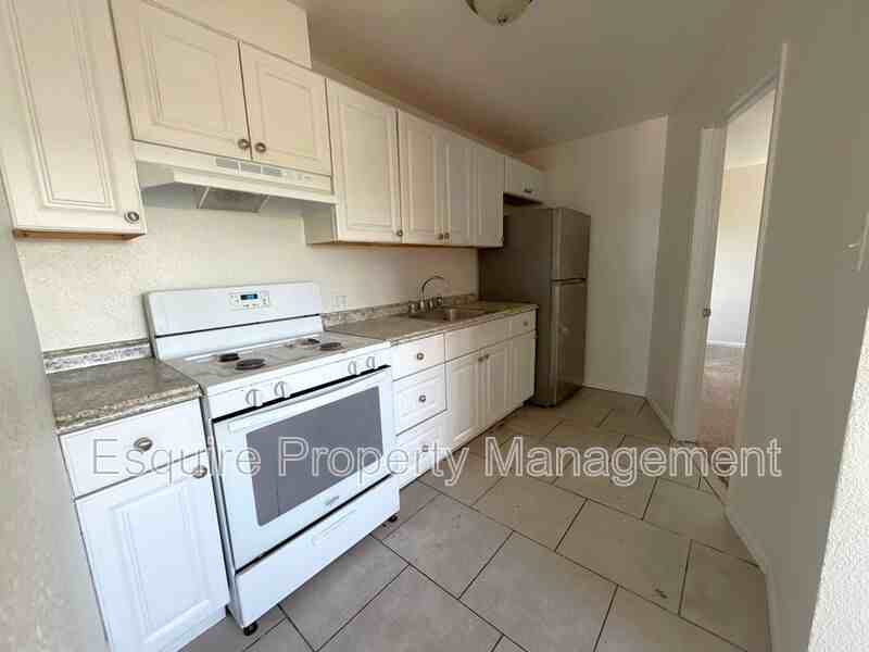 327 Hill St #D - Photo 6 of 12