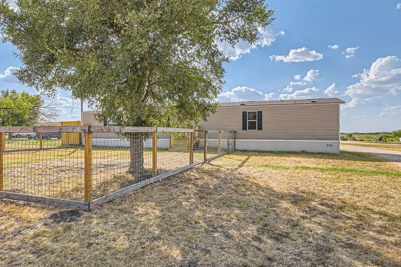 517 Crossroads Dr - Photo 5 of 25