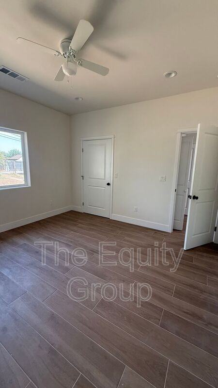 440 N Westwood Ave - Photo 7 of 9