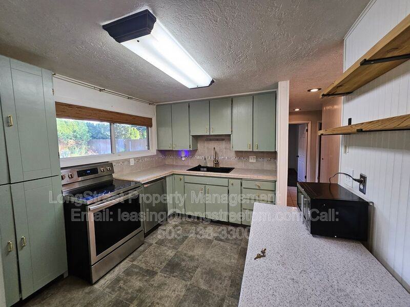 622 Se 137th Ave - Photo 5 of 31