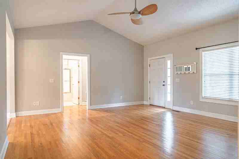 167 Laurel Oak Ln - Photo 4 of 33