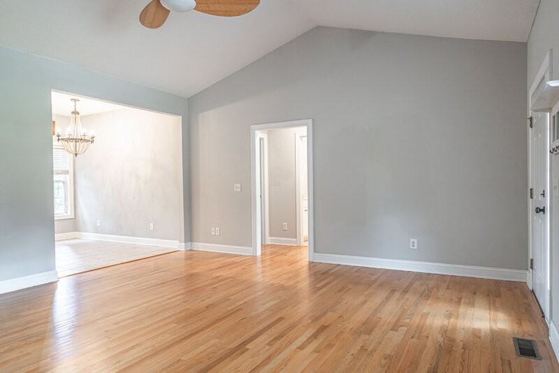 167 Laurel Oak Ln - Photo 5 of 33