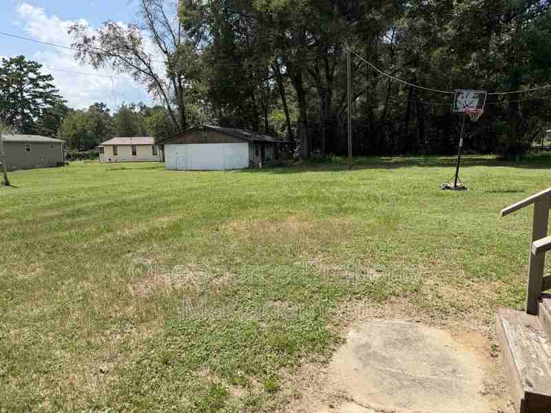522 Charlie Harris Loop - Photo 3 of 10