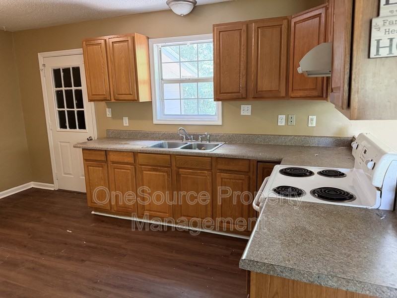522 Charlie Harris Loop - Photo 6 of 10