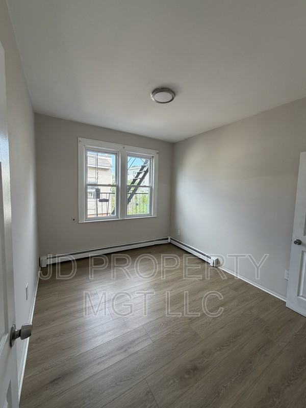 341 Palisade Ave - Photo 3 of 5