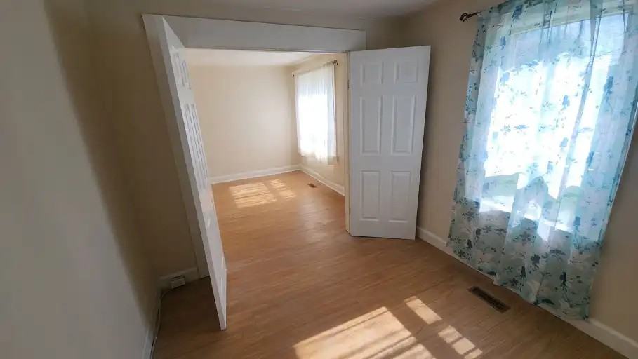 1463 Simcoe St N - Photo 2 of 30