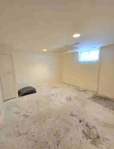 1463 Simcoe St N - Photo 5 of 30