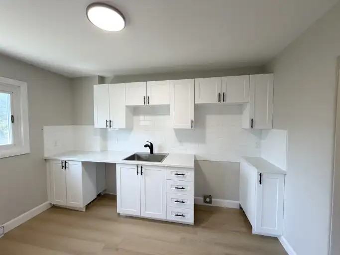 1222 Johnson St #1 - Photo 4 of 12