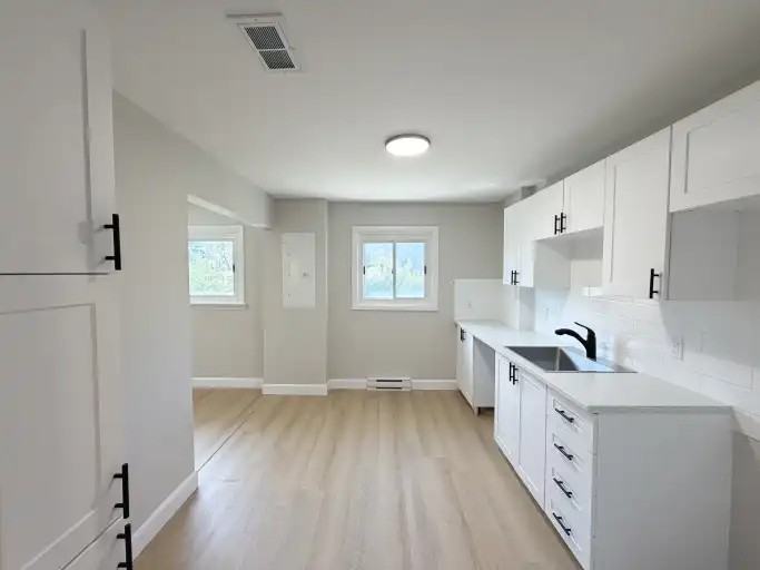 1222 Johnson St #1 - Photo 5 of 12