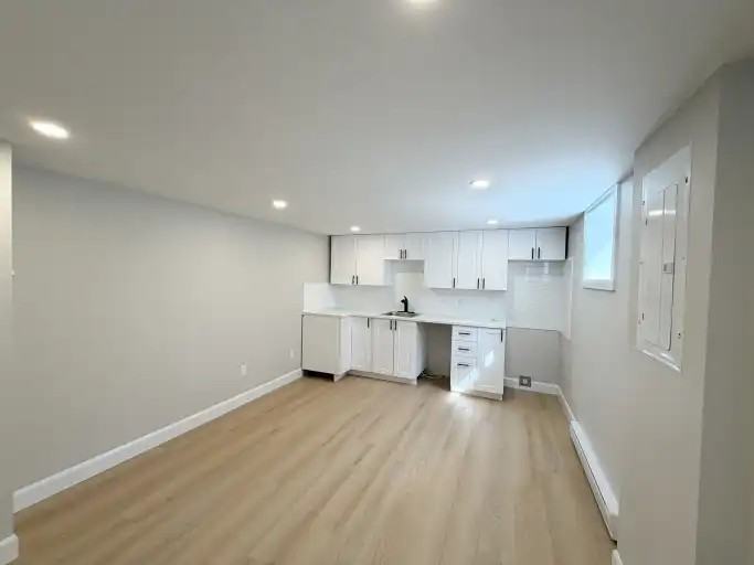 1222 Johnson St #3