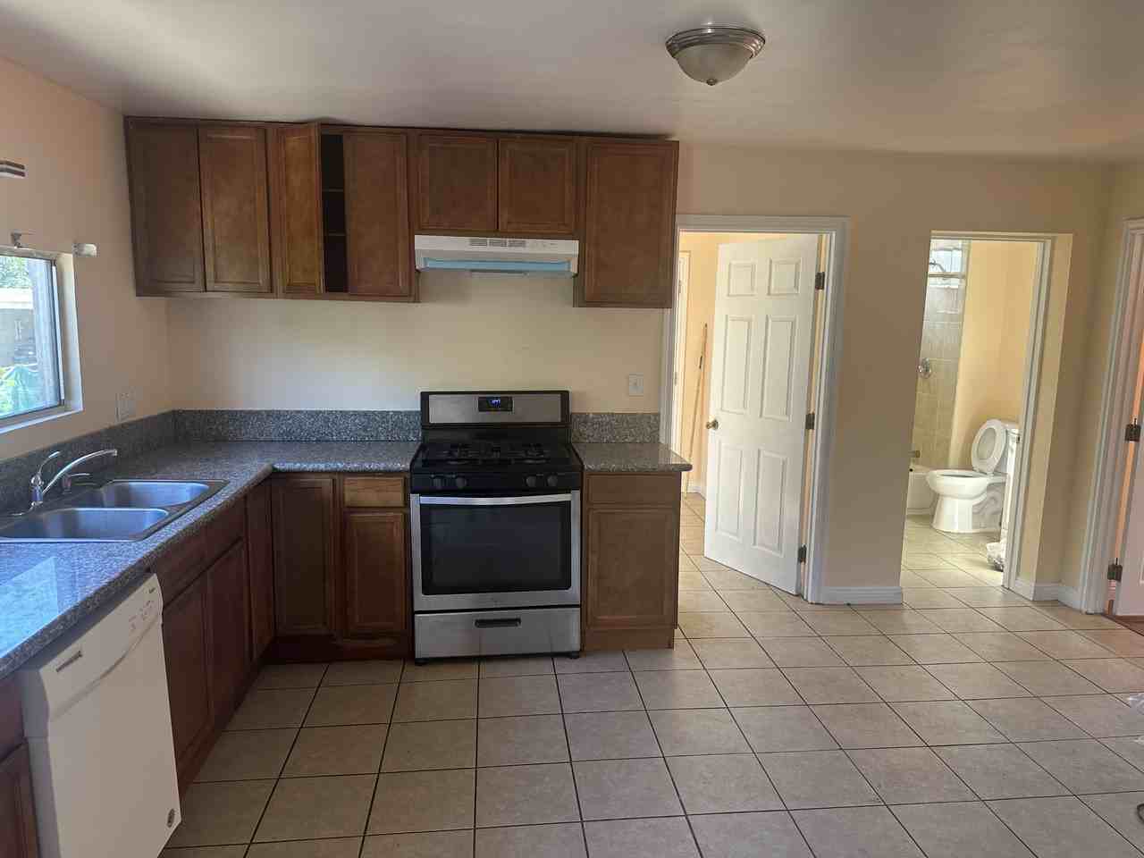 607 N Summit Ave #NA - Photo 5 of 13