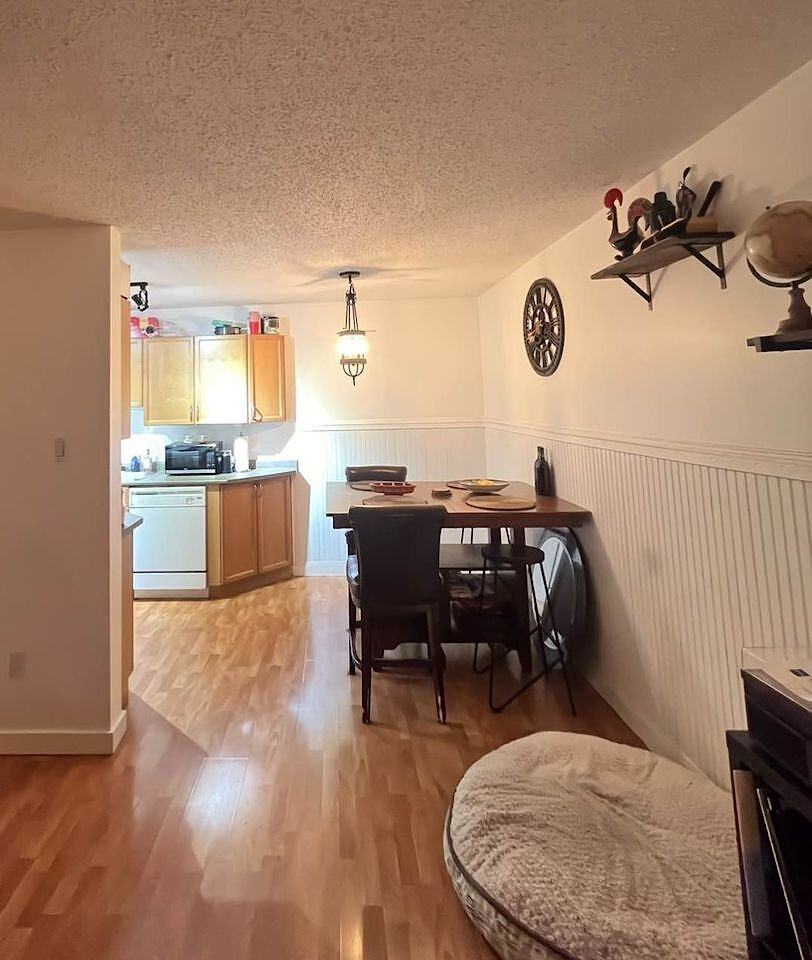 10326 117 St Nw - Photo 3 of 14