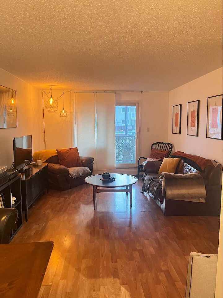 10326 117 St Nw - Photo 4 of 14