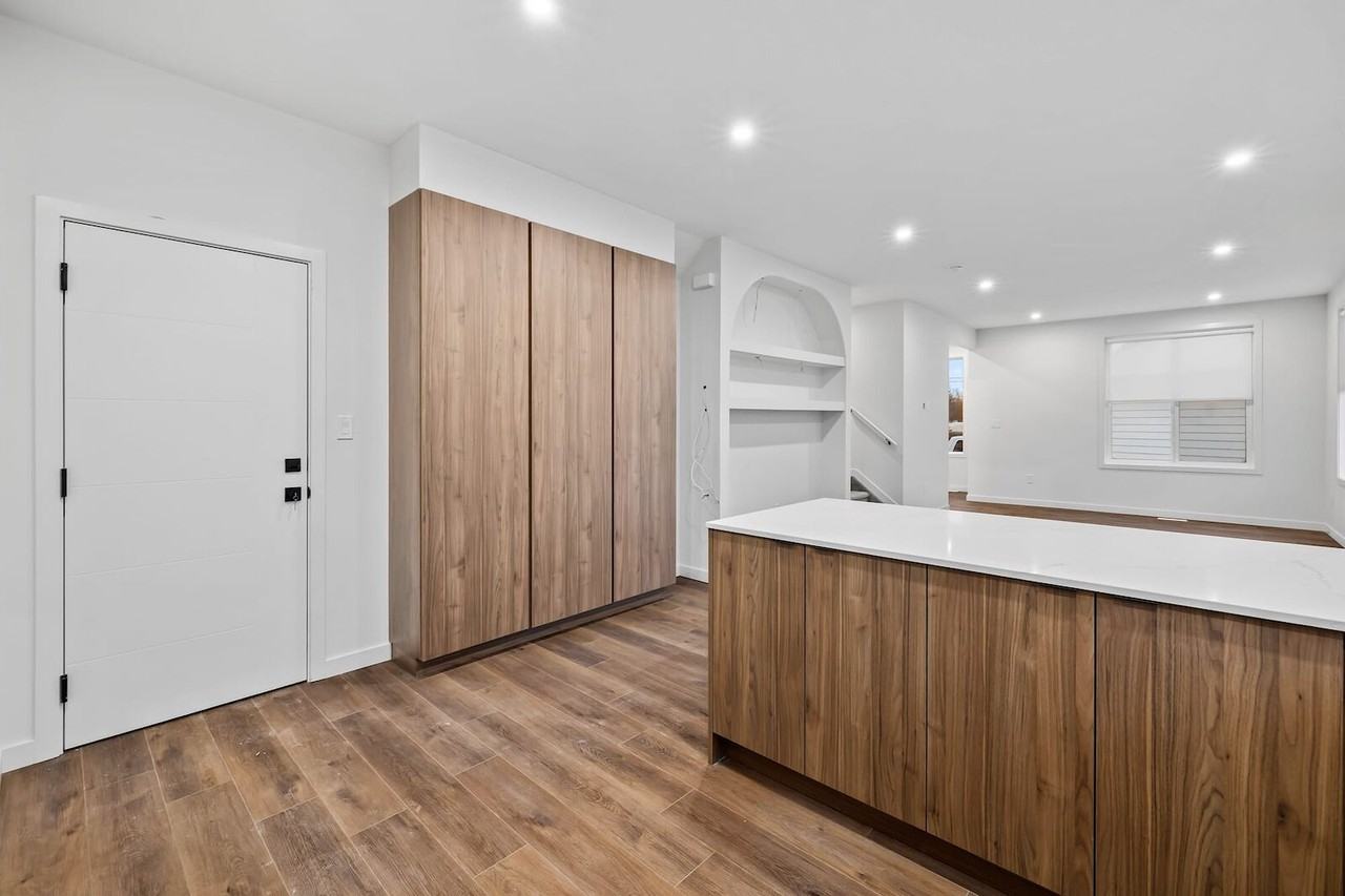 9421 154 St Nw - Photo 5 of 12