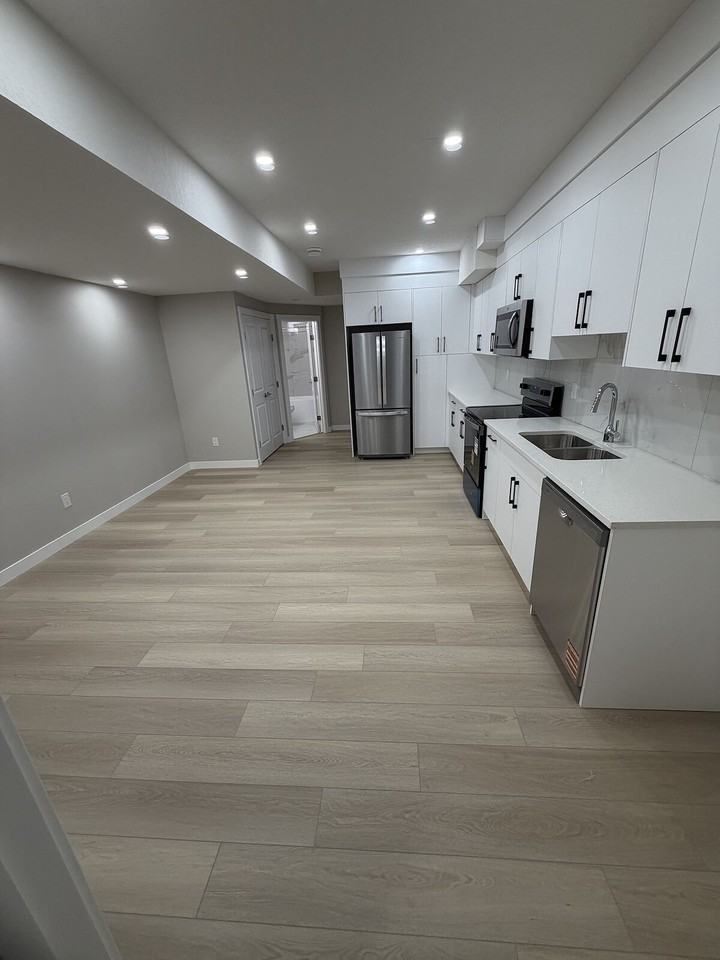 1066 Mahogany Blvd Se - Photo 3 of 15
