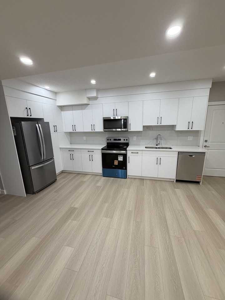 1066 Mahogany Blvd Se - Photo 4 of 15