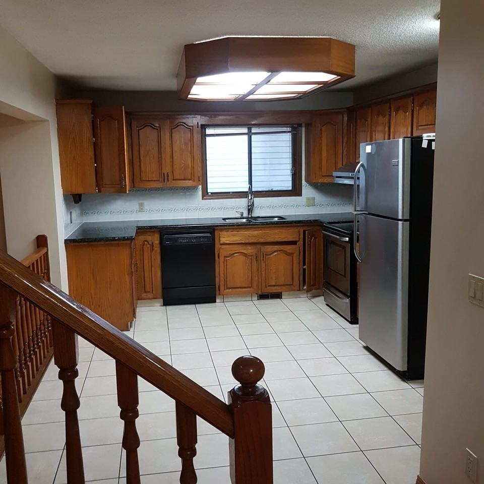 3924 14 Ave Ne - Photo 4 of 16