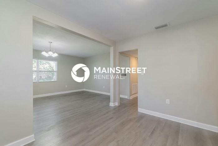 2024 10th St Nw - Photo 4 of 16