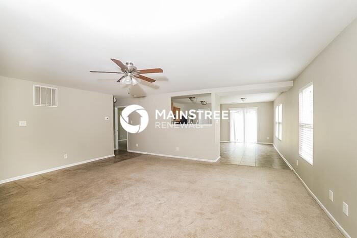 5458 Fairway Forest Dr - Photo 3 of 15