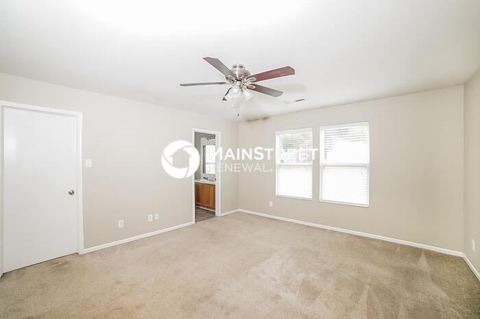 5458 Fairway Forest Dr - Photo 7 of 15