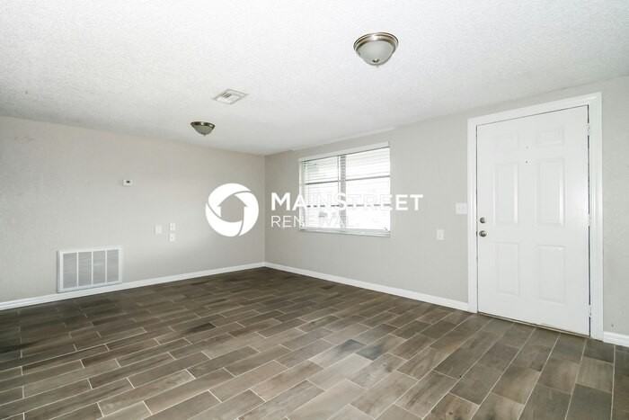 5537 Quist Dr - Photo 3 of 16