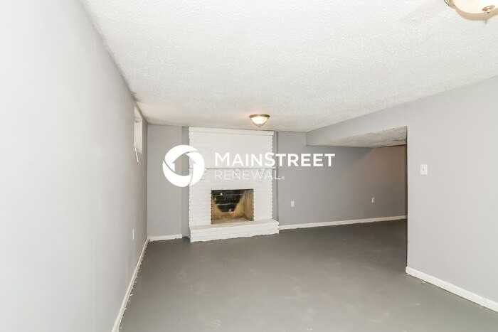 7608 E 93rd St - Photo 6 of 19