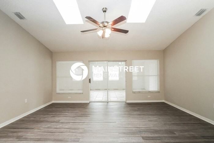 6550 Kingdom Ave - Photo 3 of 16