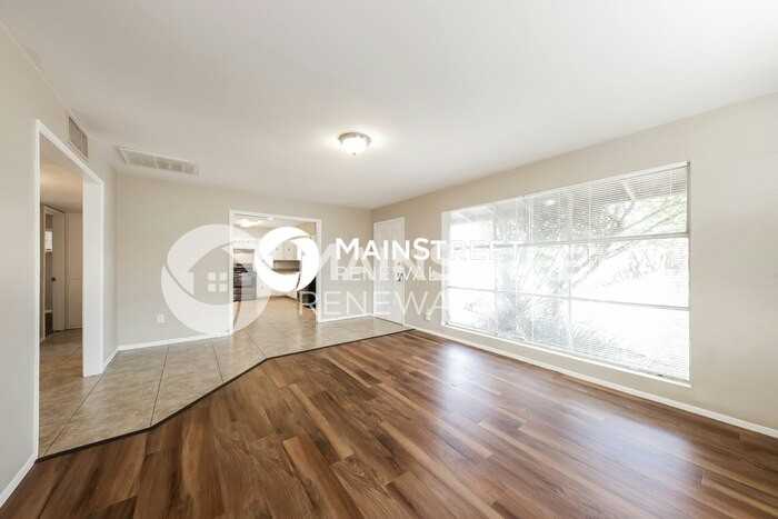 3315 W Elm St - Photo 4 of 16