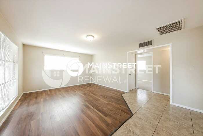 3315 W Elm St - Photo 5 of 16