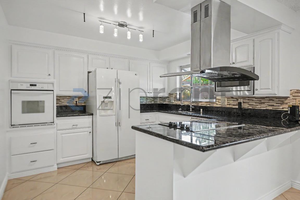 14425 Shadybend Dr - Photo 7 of 29