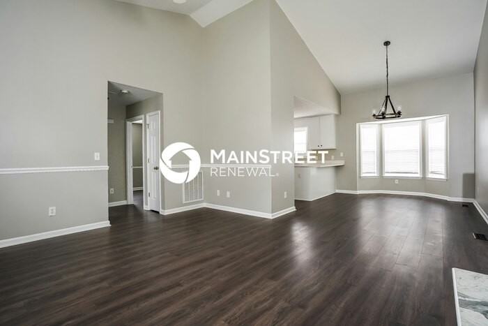 6925 Longridge Dr - Photo 3 of 16