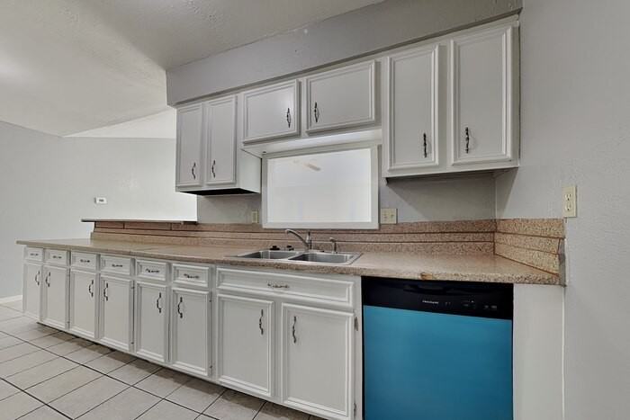 7767 Water Park Ln - Photo 6 of 23