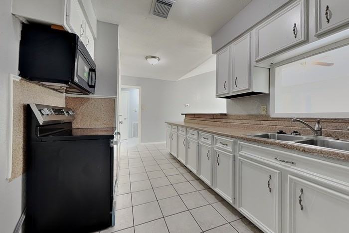 7767 Water Park Ln - Photo 7 of 23
