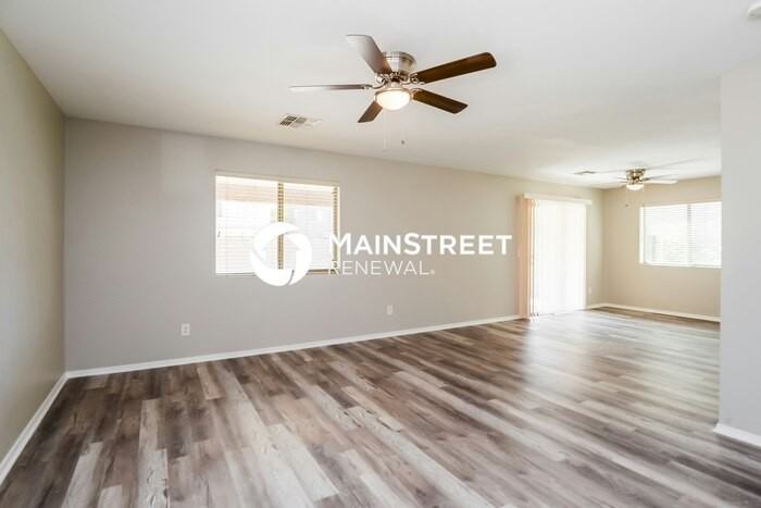 6733 E Flynn Ave - Photo 3 of 15