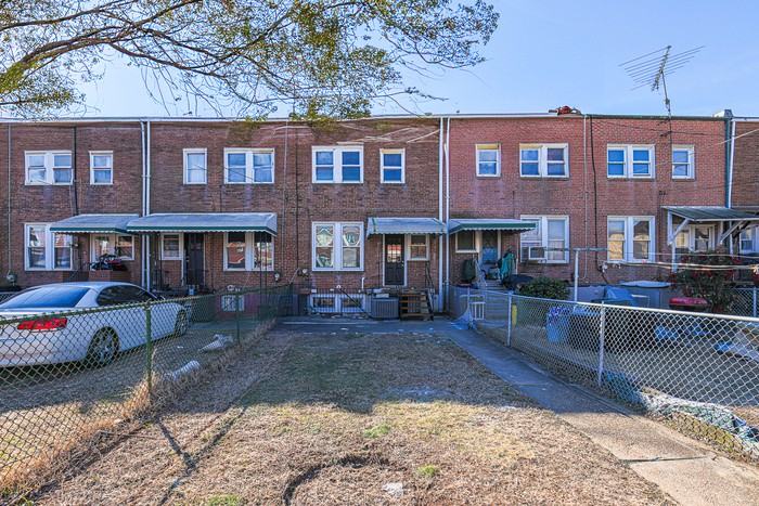 6499 Odonnell St - Photo 7 of 38